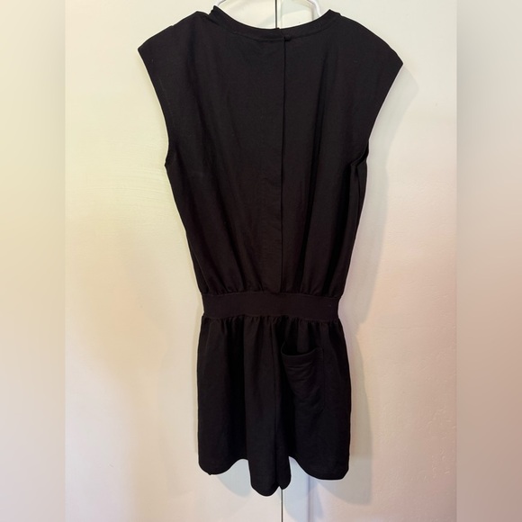 Theory Black Dolman Sleeve Romper in Drapey Piqué, Size Large - Picture 4 of 7